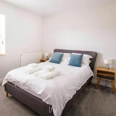 Apartment Flat By The New Quay